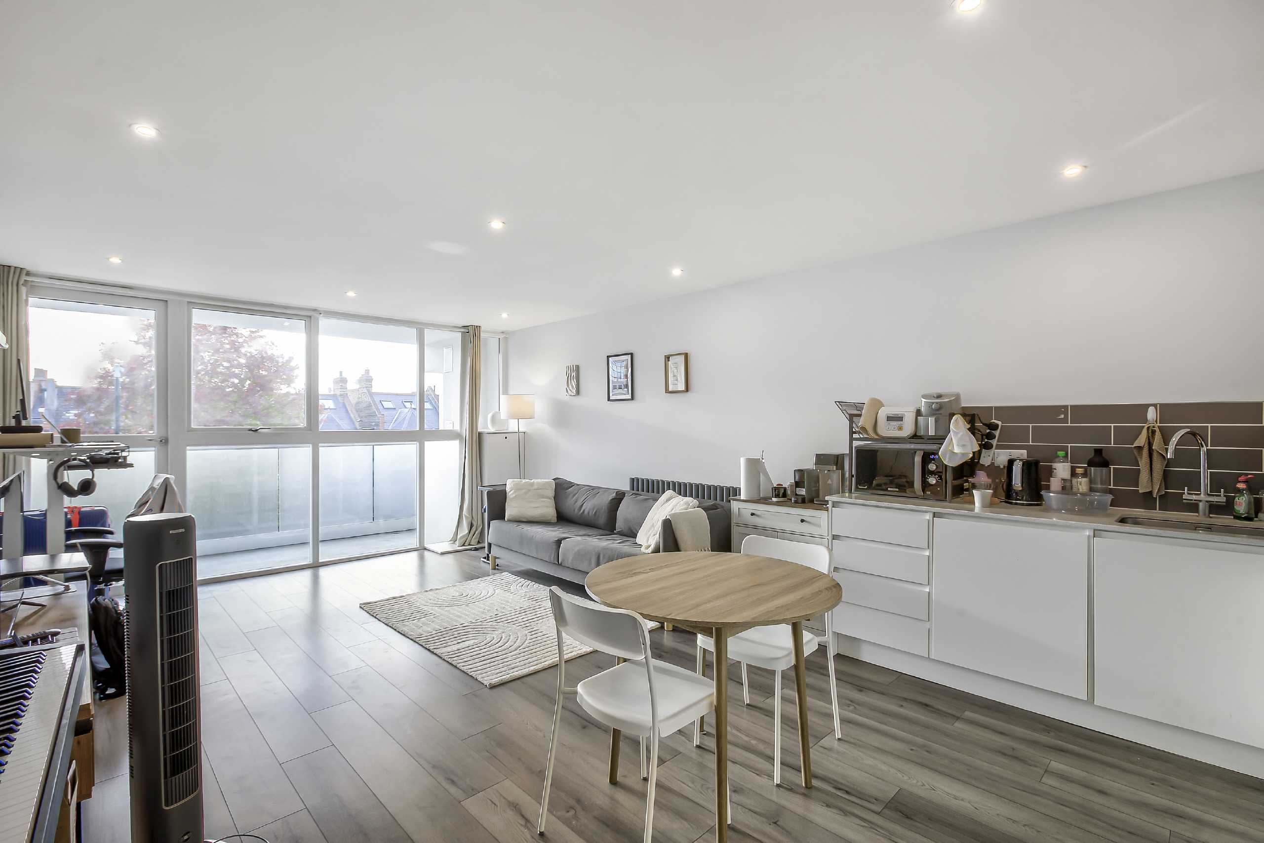 Flat Lambton Road in Greater London