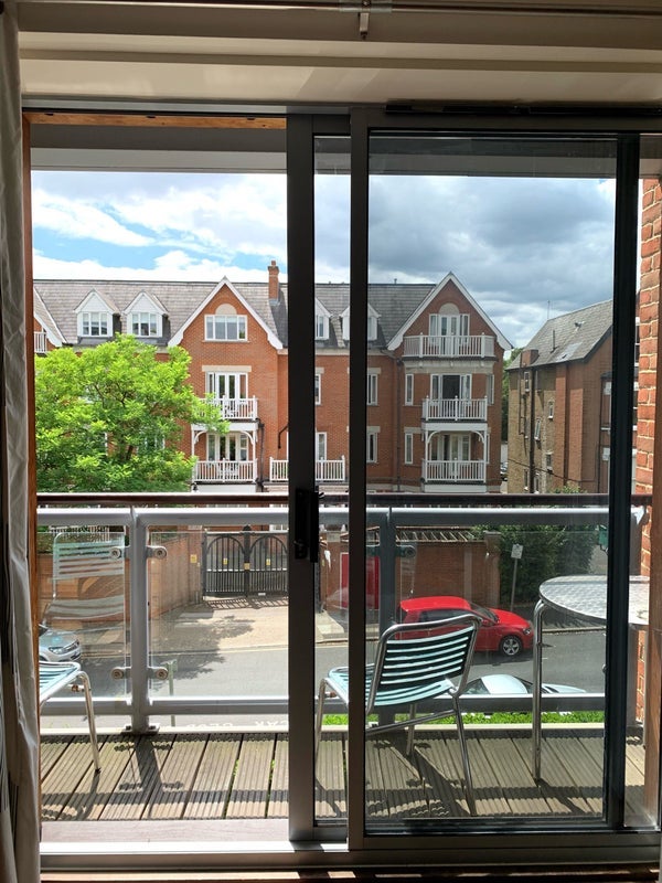 Room Worple Road in Greater London