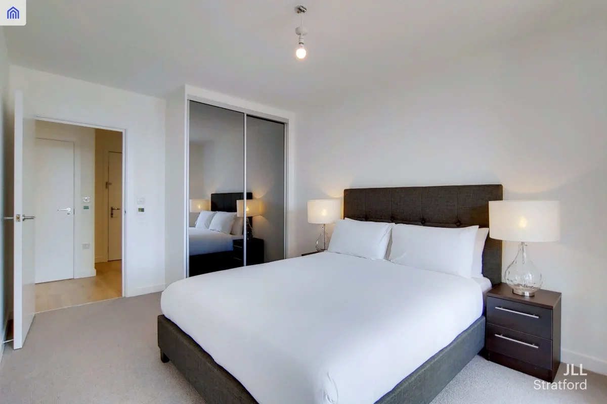 Flat Forrester Way in Greater London