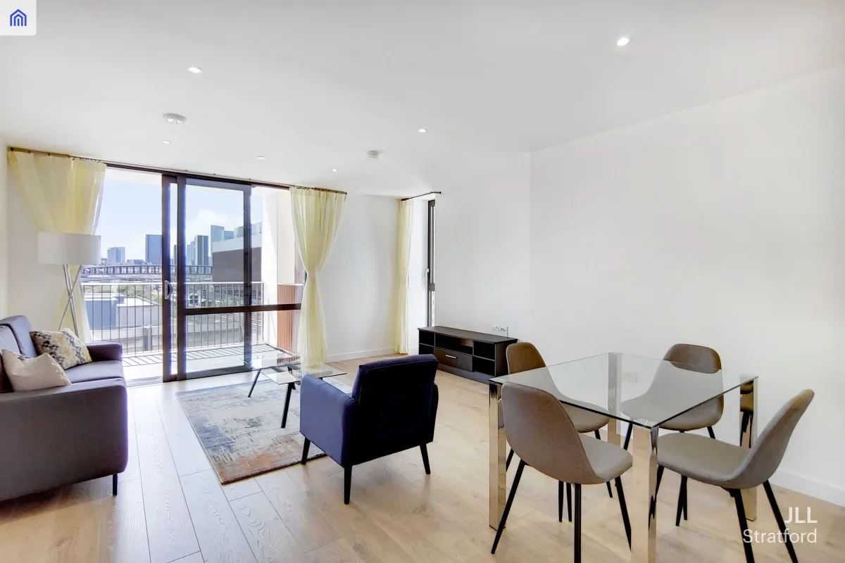 Flat Forrester Way in Greater London