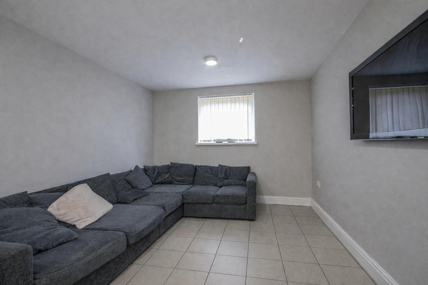 Flat Treherbert Street in Cardiff