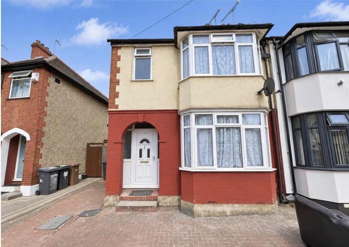 House Chester Avenue in Luton