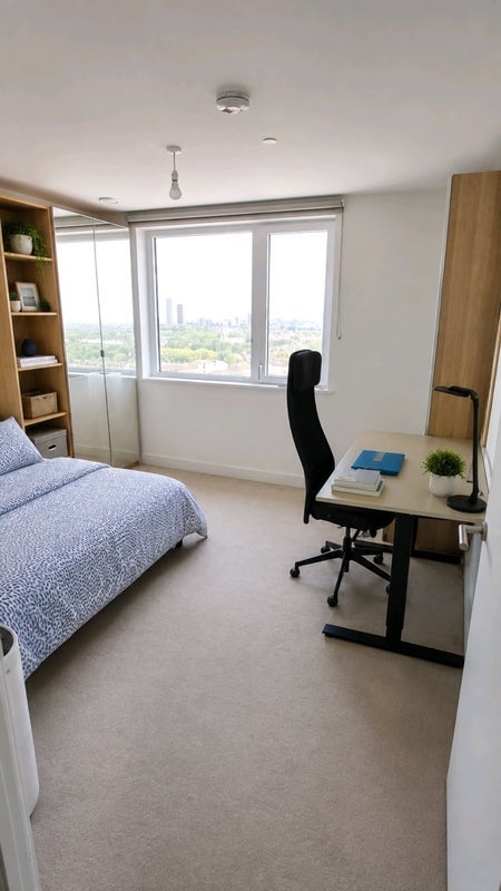 Flat Beck Square in Greater London