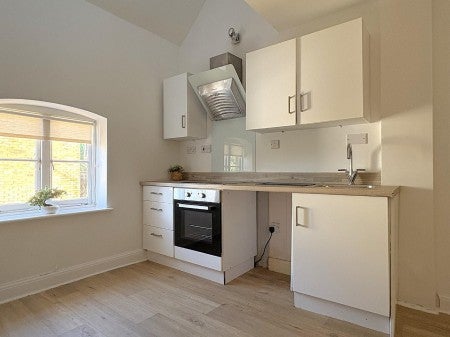 Flat Clifton Road in Gravesham
