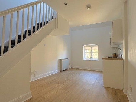 Flat Clifton Road in Gravesham