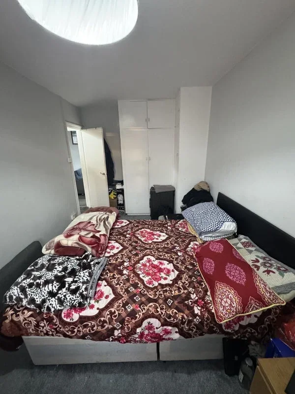 Flat Cranbrook Road in Greater London