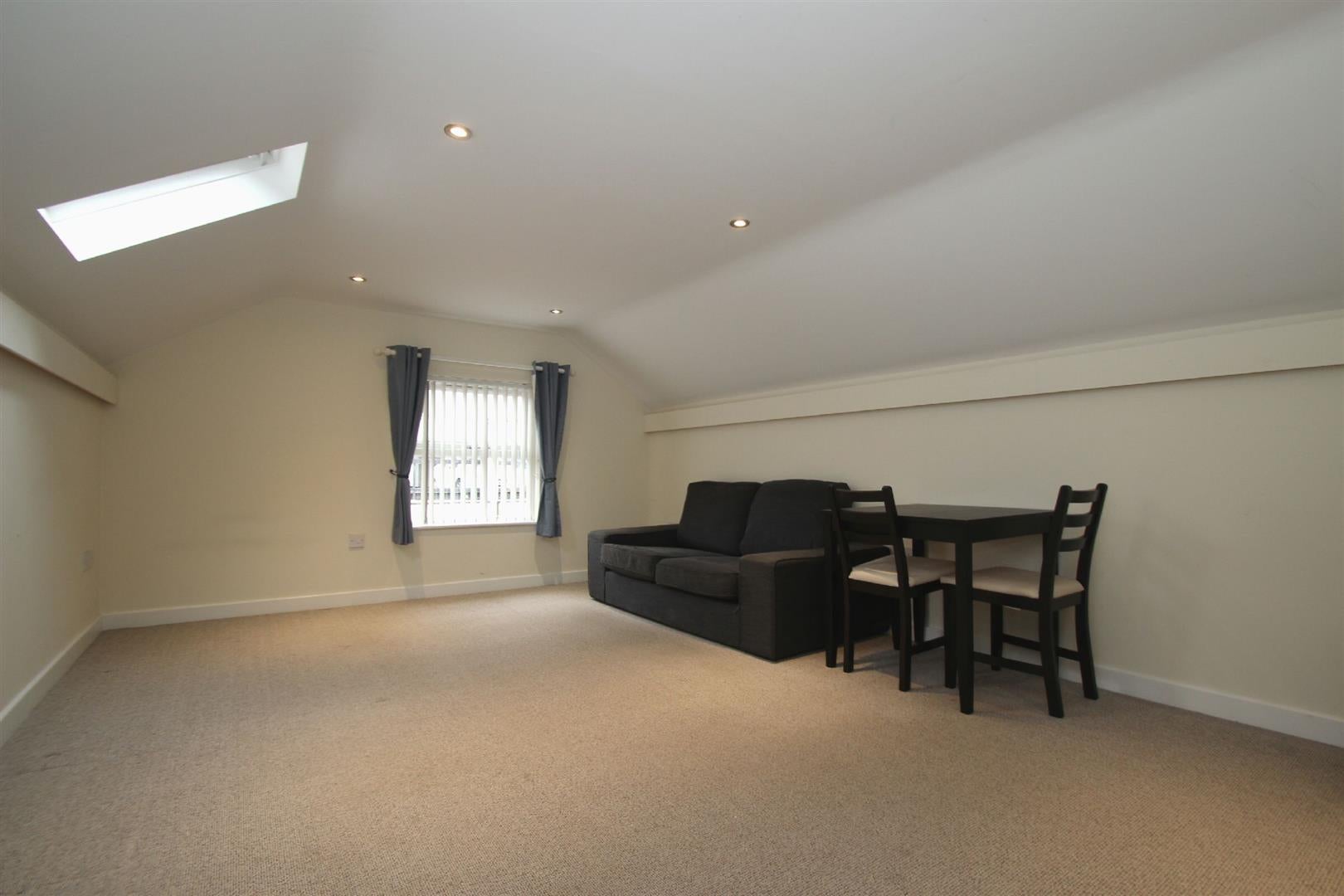 Flat Lloyd Square in Trafford