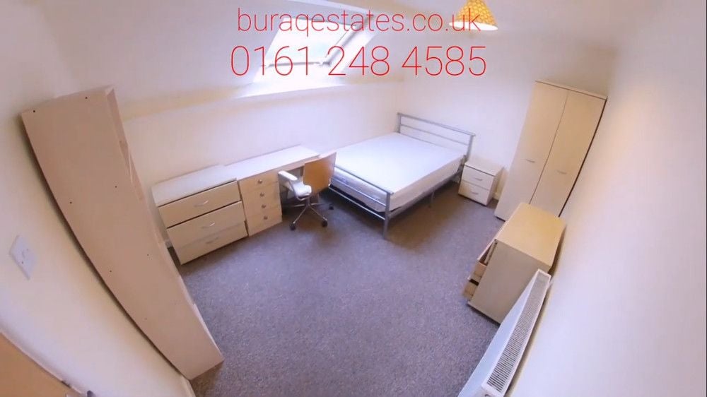 Flat Birchfields Road in Manchester