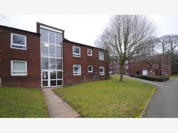 Flat Tithe Barn Court in Stafford