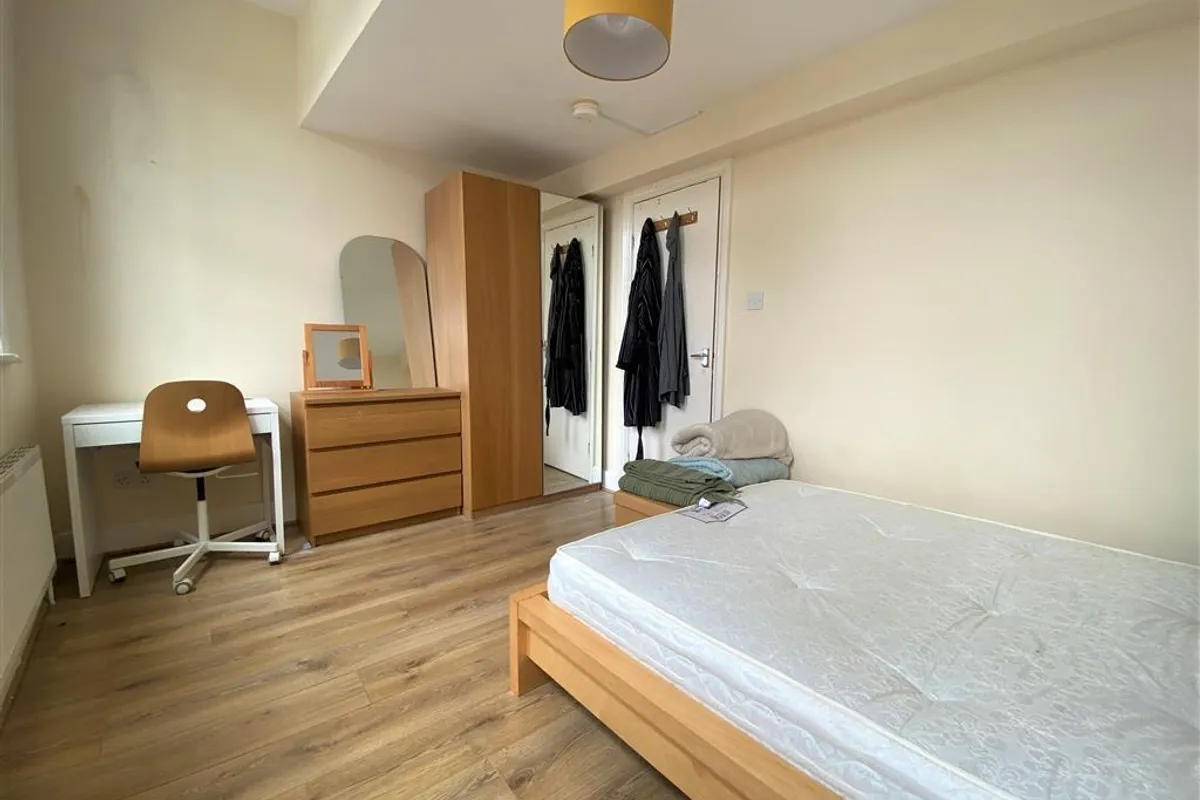 House Hereward Road in Greater London