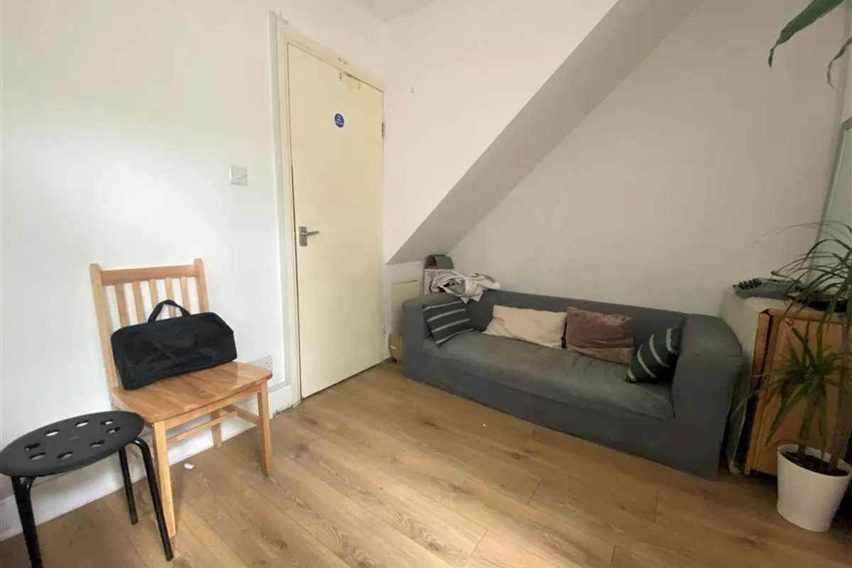 House Hereward Road in Greater London