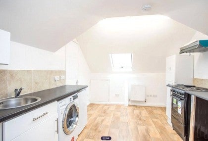 Flat Watling Street in Hertsmere