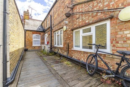 Flat Watling Street in Hertsmere