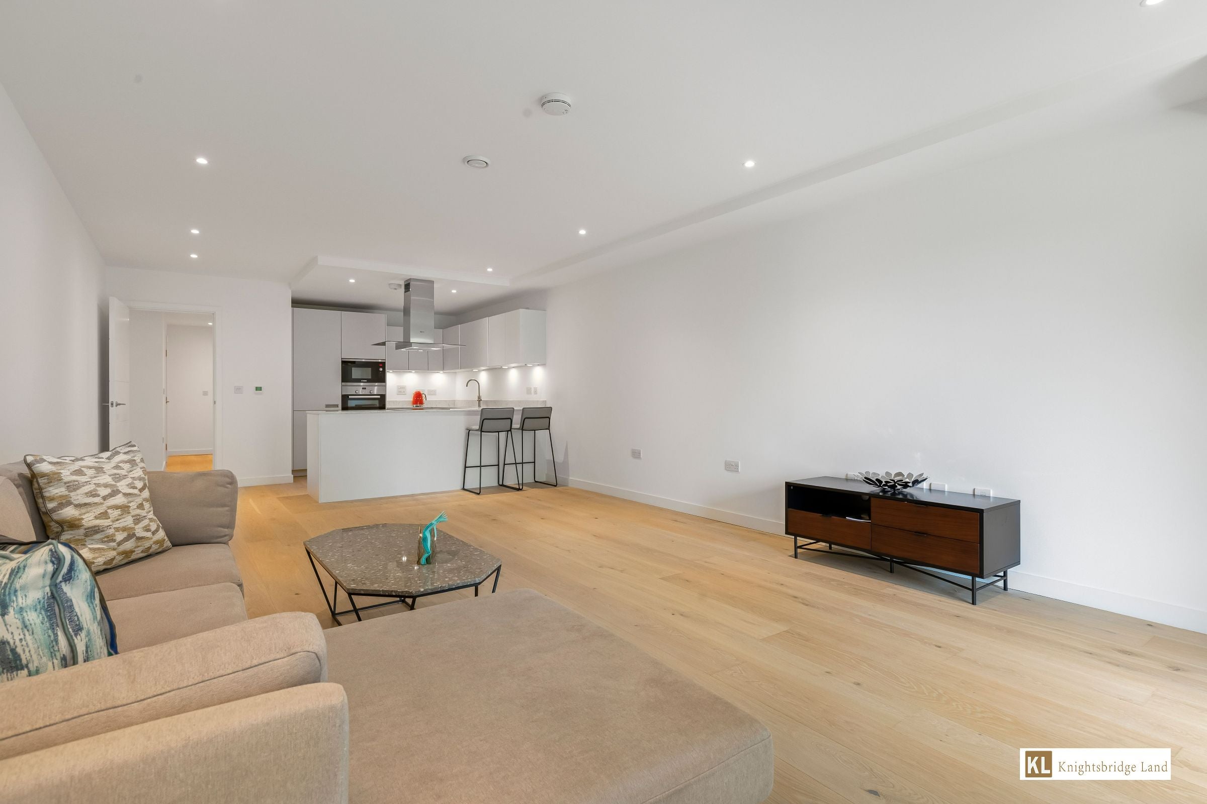 Flat Pentonville Road in Greater London