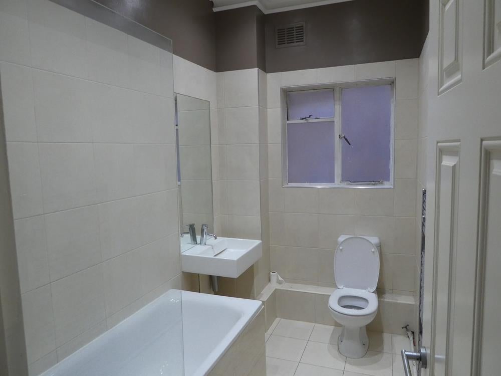 Flat Rothsay Gardens in Bedford