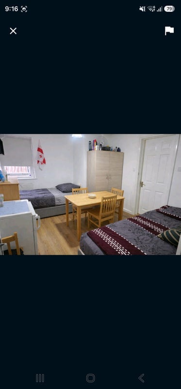Room Friern Park in Greater London