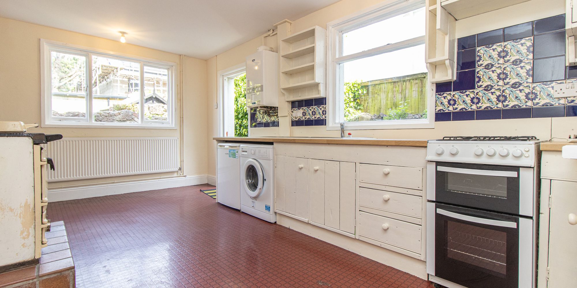 Flat Mortimer Road in Cardiff