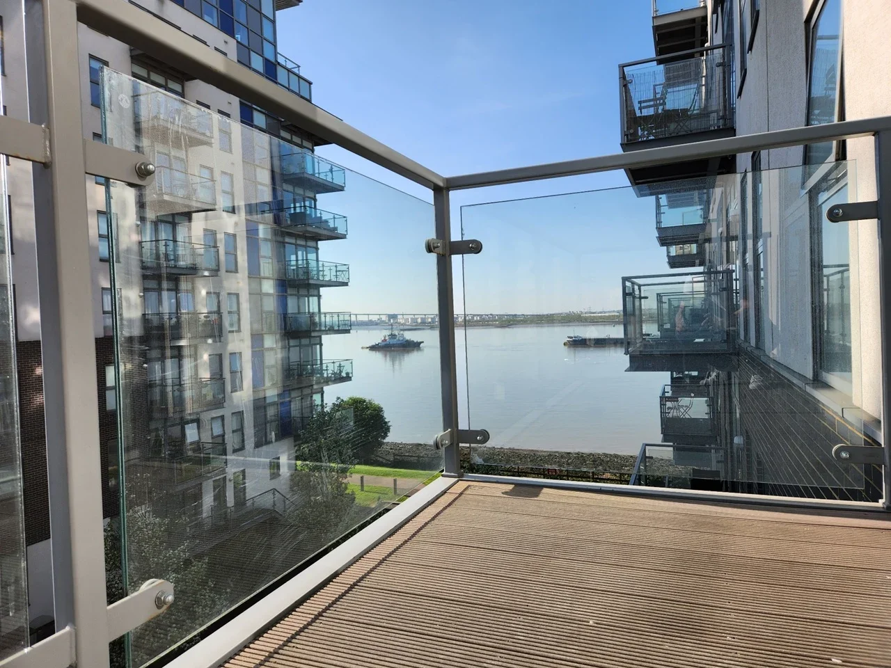 Flat Clovelly Place in Dartford