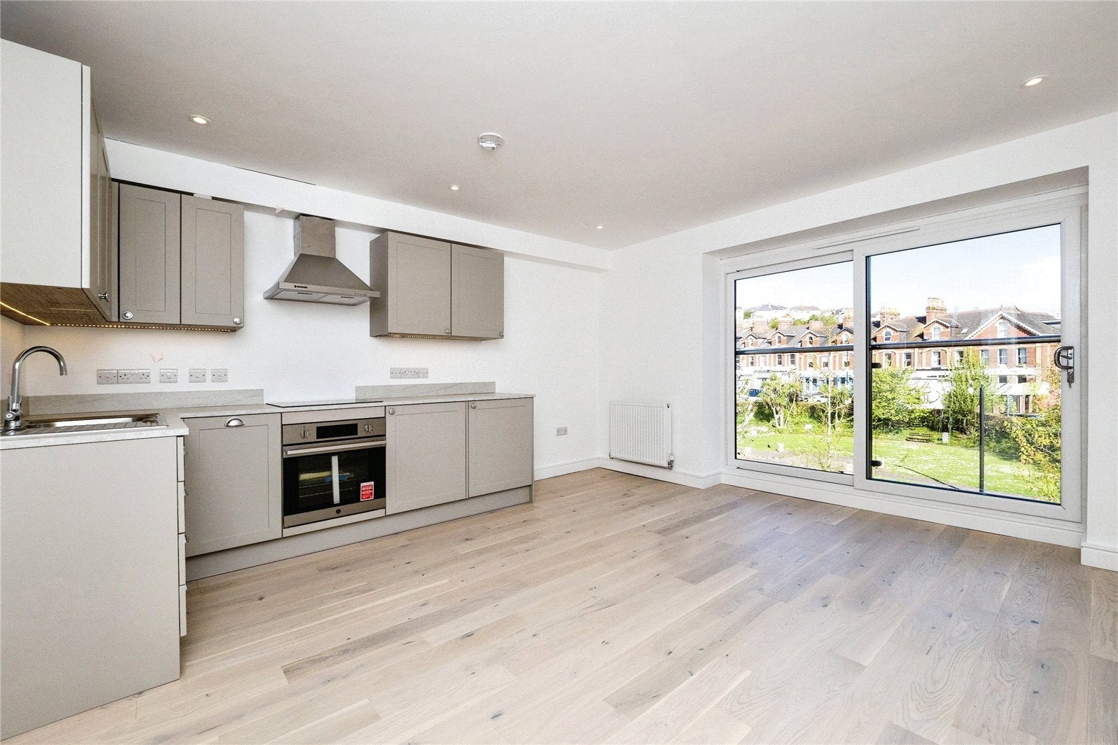 Flat Palace Avenue in Paignton