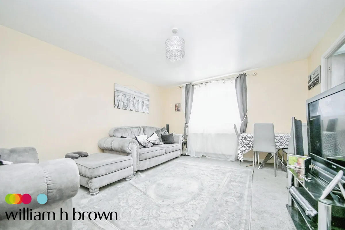 Flat Firmin Close in Ipswich