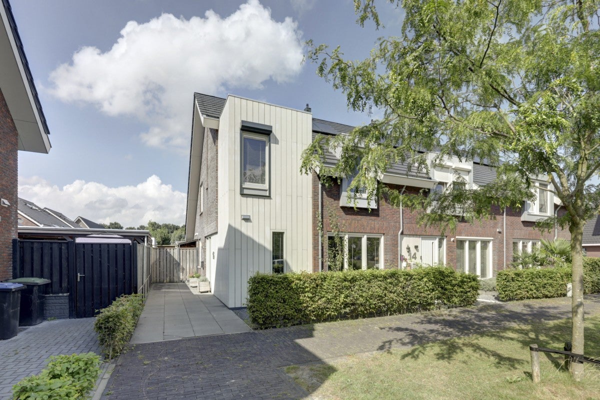 Huis Hemsink 16 in Biddinghuizen