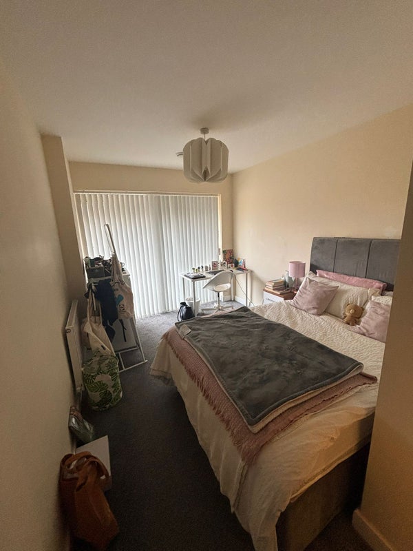 Room Peartree Way in Greater London