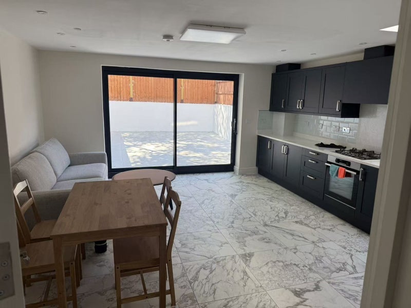 Room Sulgrave Road in Greater London