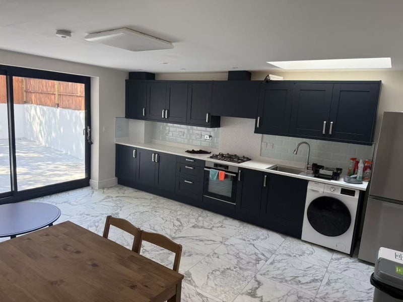 Room Sulgrave Road in Greater London
