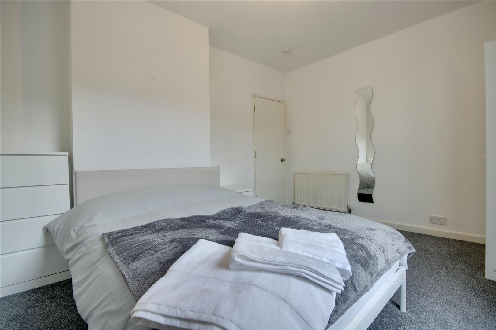 Room Harold Road in Portsmouth