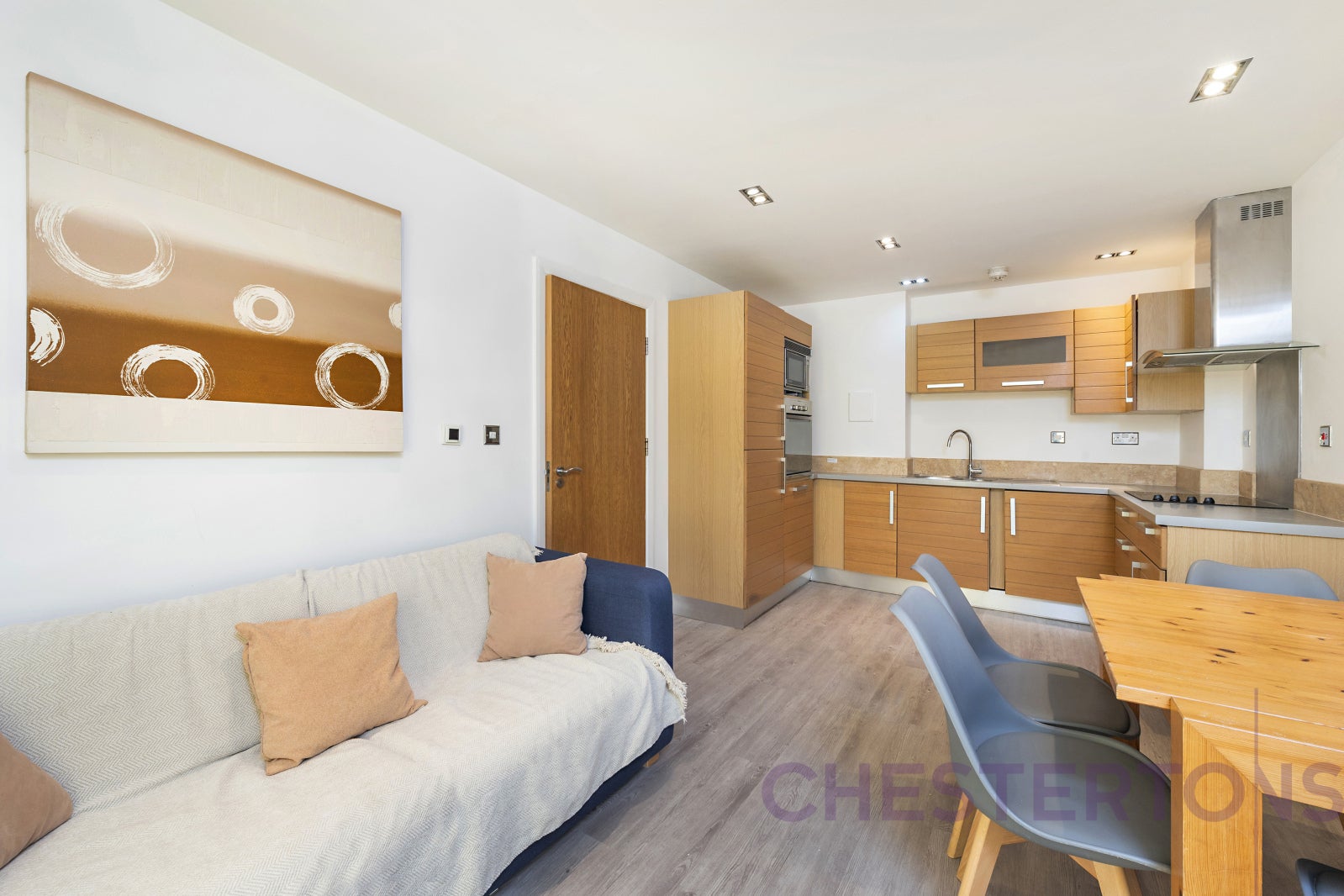 Flat Lawn House Close in Greater London