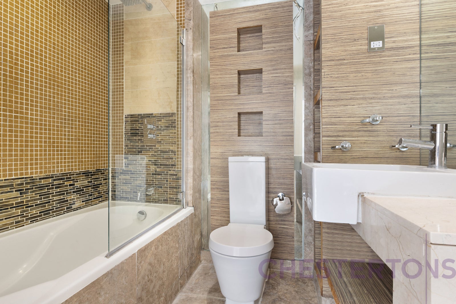Flat Lawn House Close in Greater London