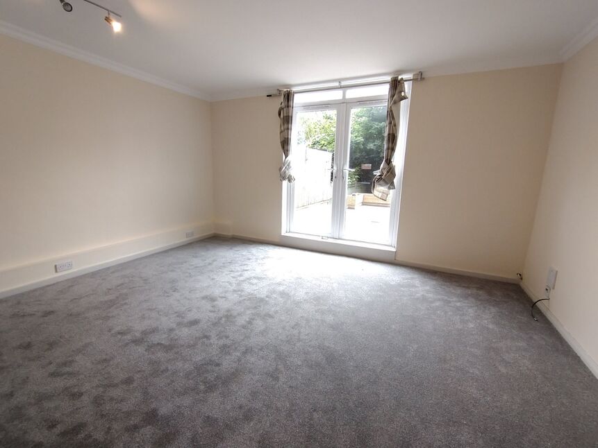 Flat Grimston Gardens in Folkestone and Hythe District