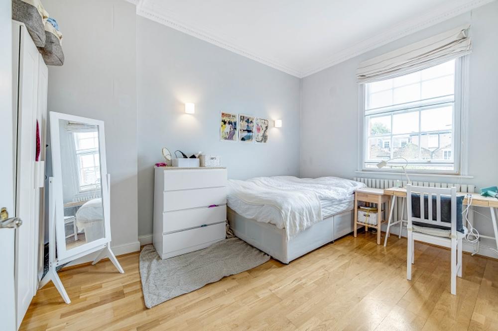 Flat Upper Berkeley Street in City of Westminster