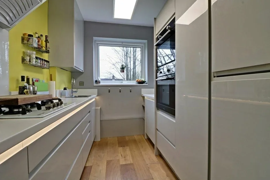 Flat Crown Walk in Greater London
