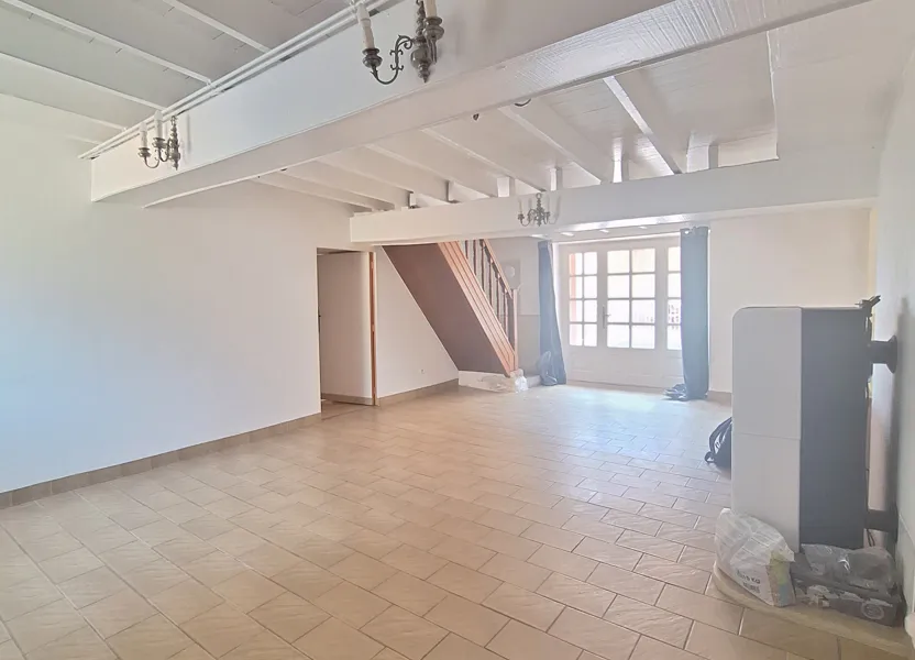 Maison C 12 à Razès