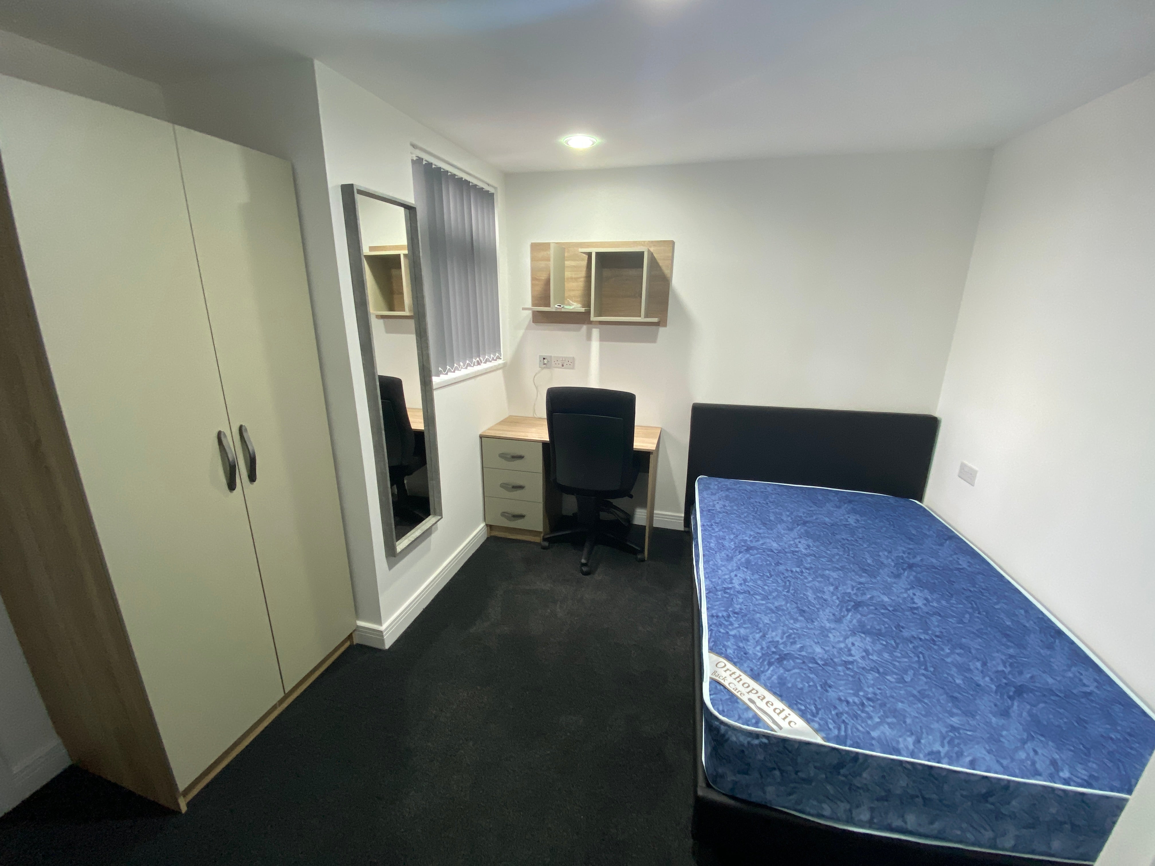 Room Tiverton Road in Birmingham