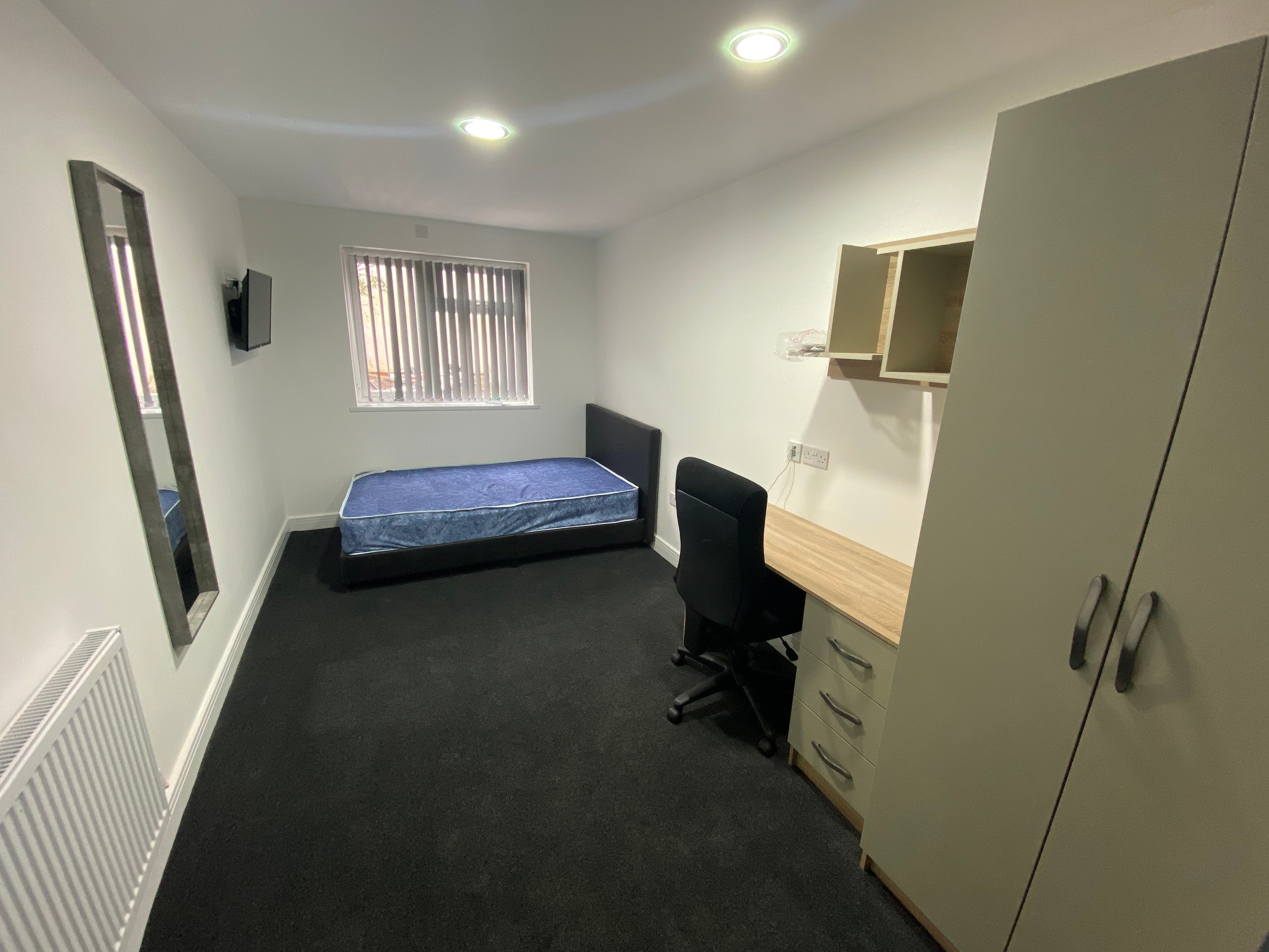 Room Tiverton Road in Birmingham