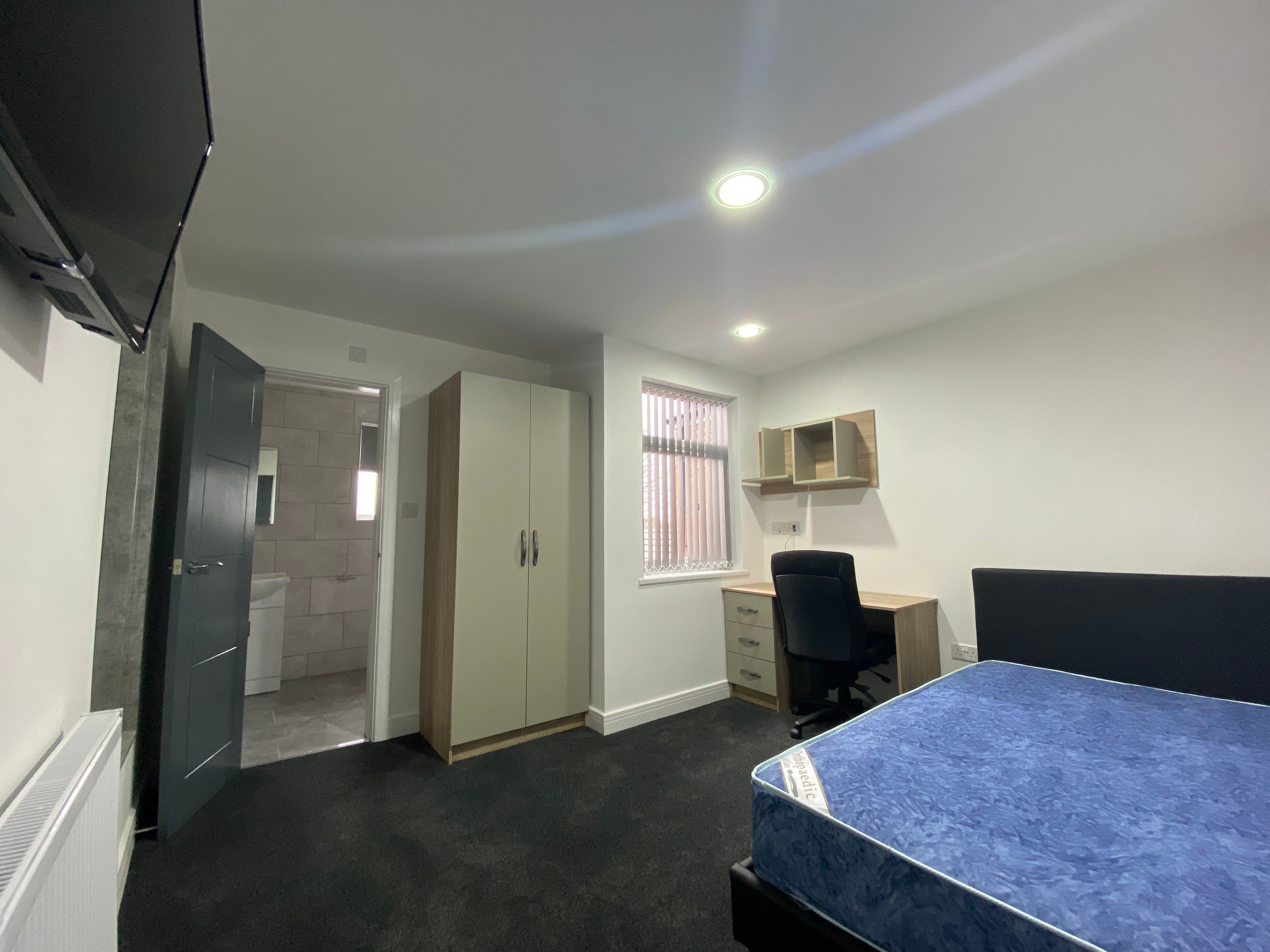 Room Tiverton Road in Birmingham