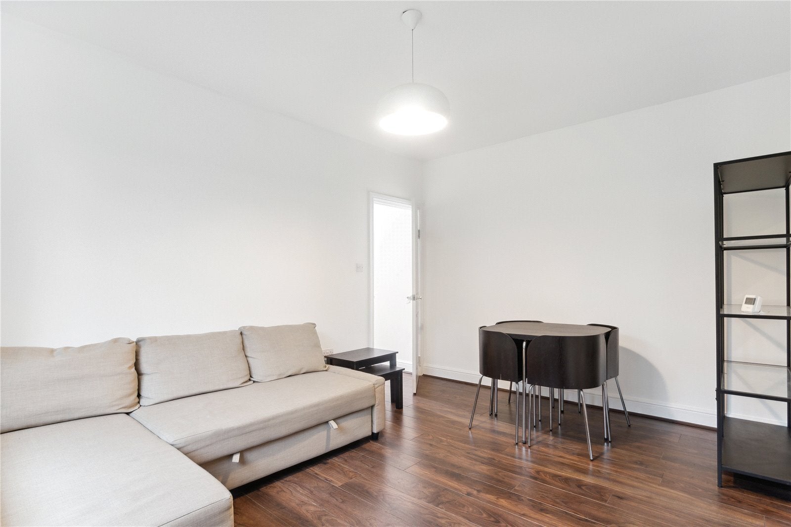 Flat Dalmeny Avenue in Greater London