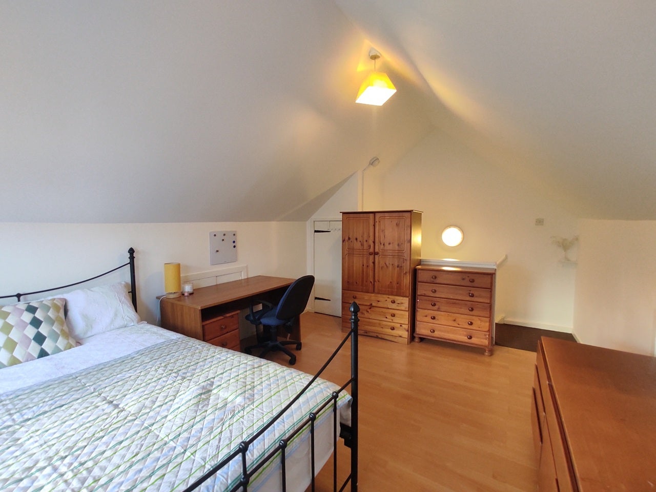Room Gordon Road in Rushcliffe