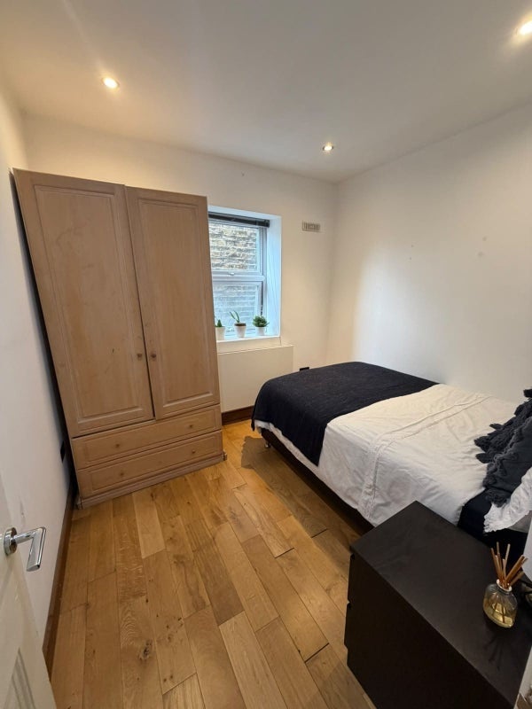 Room Gordon Road in Greater London