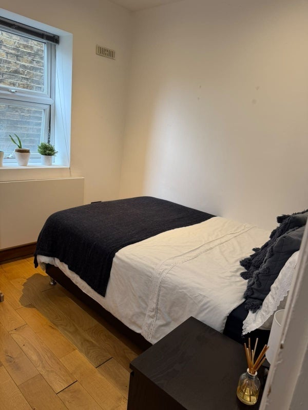 Room Gordon Road in Greater London