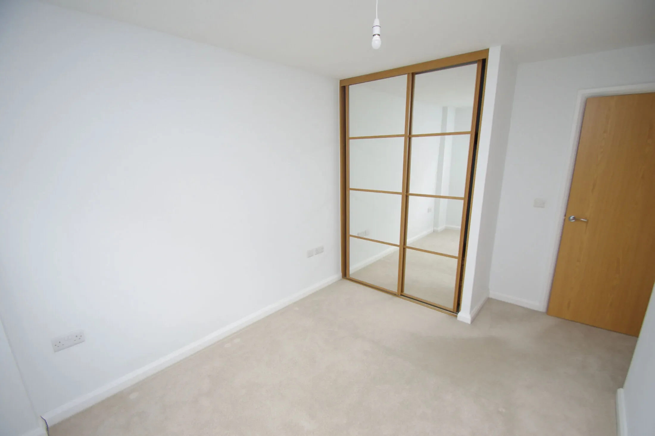 Flat Clarendon Road in Watford