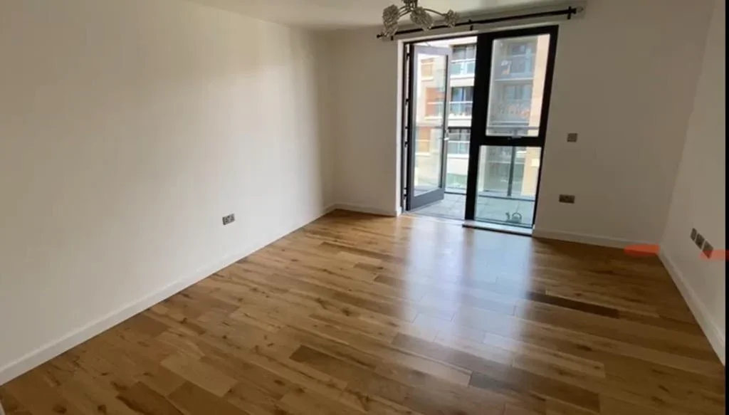 Flat Copperwood Place in Greater London