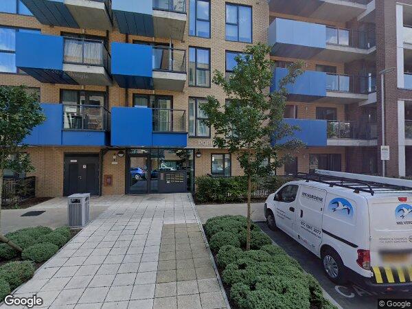 Flat Copperwood Place in Greater London