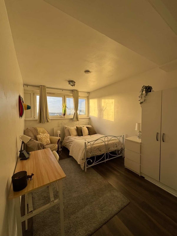 Room Trundleys Terrace in Greater London