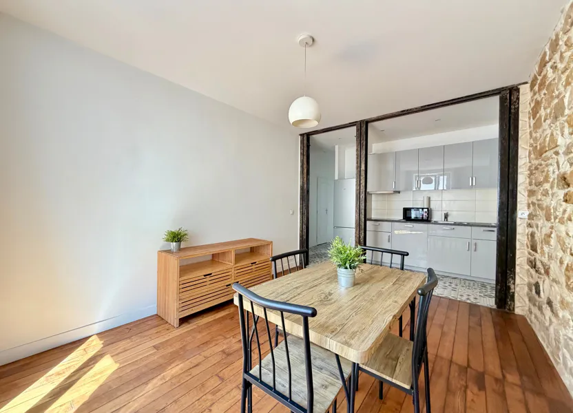 Flat Rue de Bagnolet in Paris