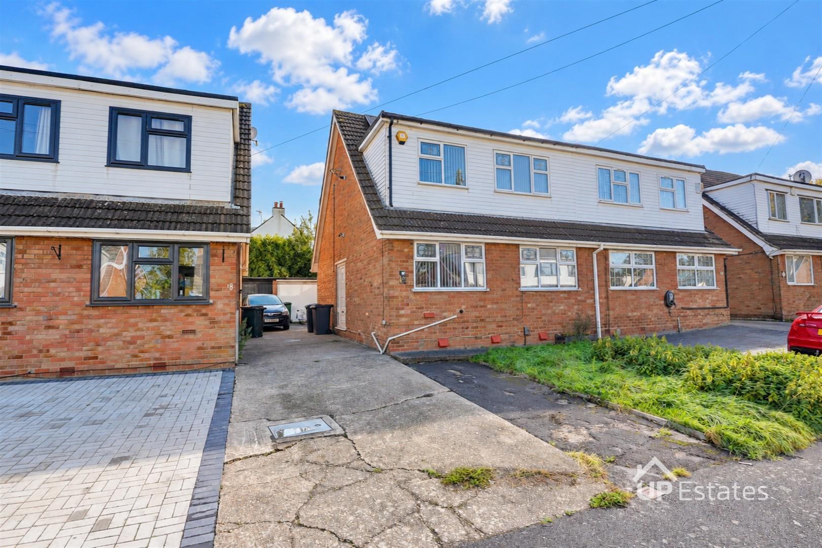 House Davies Road in Bedworth
