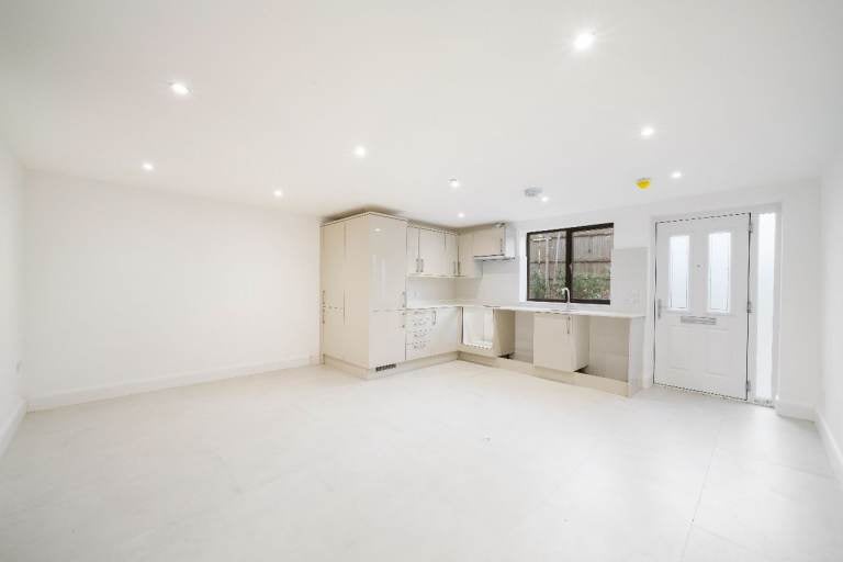 Flat Lambert Court in Hertsmere