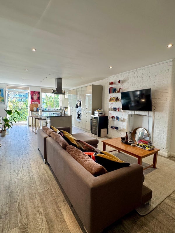 Room Bartholomew Square in Greater London